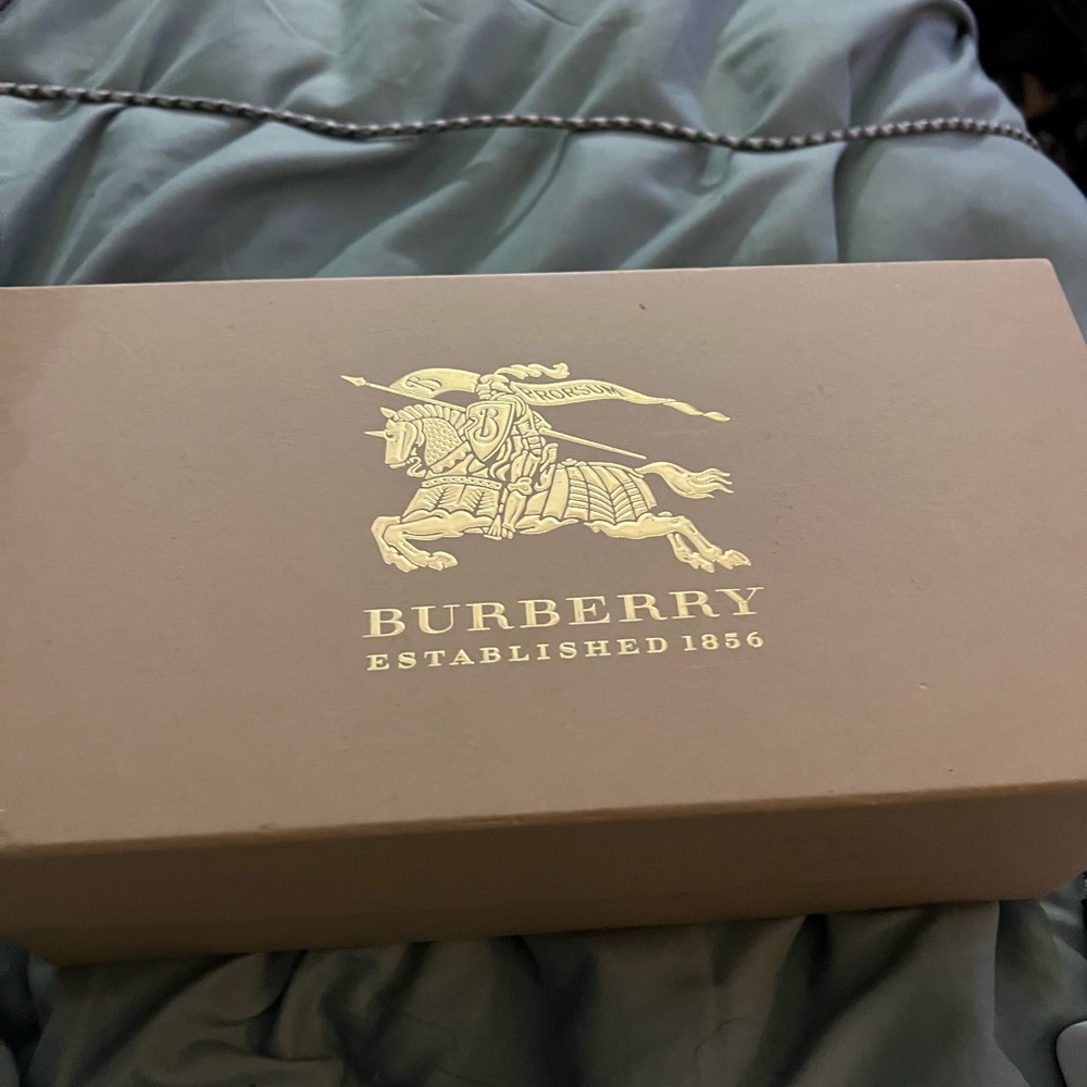 Burberry Shoe Box - Tan